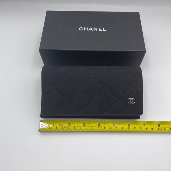 CHANEL Black Glasses Sunglasses Soft Case and box Quilted Fabric Gold CC Logo - Picture 4 of 12